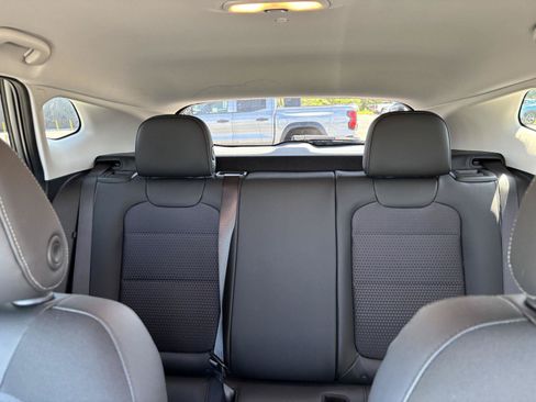 Used 2024 Chevrolet Trax LT w/ LT Convenience Package FWD image 26