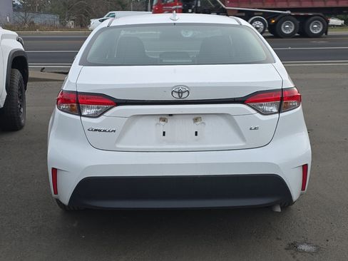 Used 2023 Toyota Corolla LE image 5