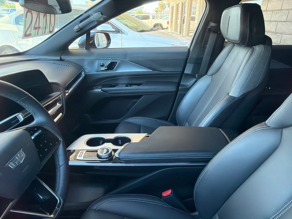 Used 2024 Cadillac Lyriq Tech RWD image 5