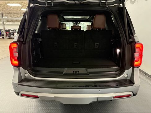 Used 2024 Ford Expedition Limited AWD/4WD image 21