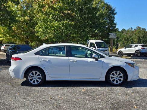 Used 2022 Toyota Corolla LE image 6