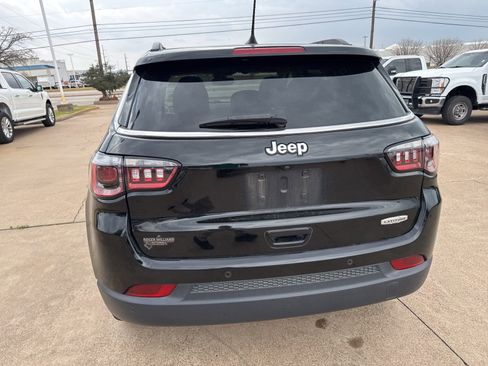 Used 2020 Jeep Compass Latitude image 6