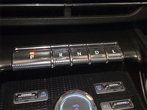 Used 2024 Lincoln Nautilus Premier w/ Equipment Group 102A image 19