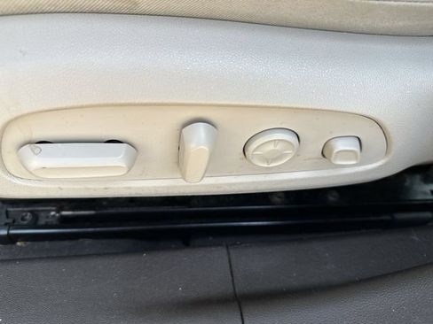 Used 2017 Buick LaCrosse Premium w/ Driver Confidence Package #2 AWD/4WD image 16