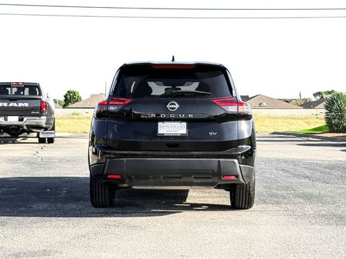 Used 2024 Nissan Rogue SV FWD image 10