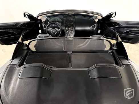 Used 2018 Aston Martin Vanquish S RWD image 24