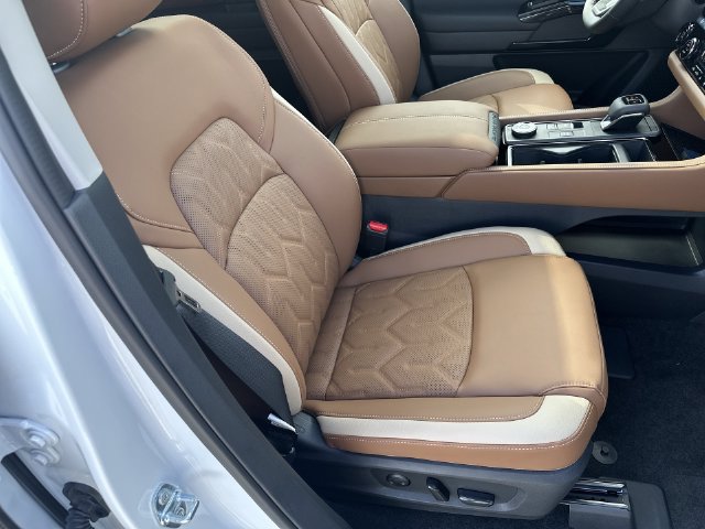 New 2026 Nissan Pathfinder Platinum w/ Accent Package AWD/4WD image 35