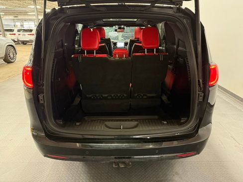 Used 2020 Chrysler Pacifica Limited w/ Quick Order Package 27H Red S image 24