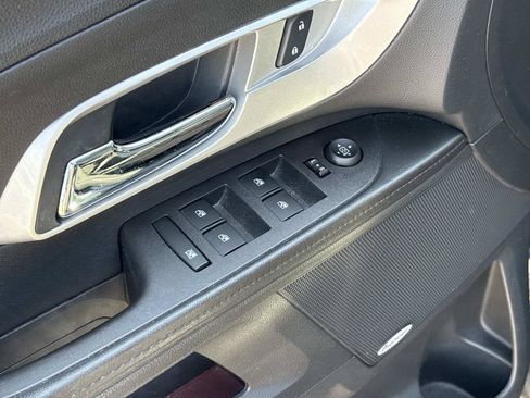Used 2016 Chevrolet Equinox LTZ w/ Enhanced Convenience Package FWD image 13