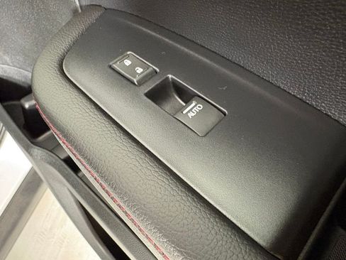 Used 2025 Honda Ridgeline Black Edition image 13