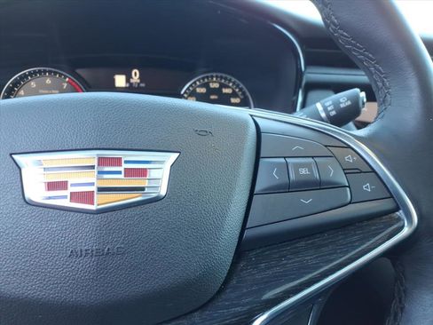 Certified 2022 Cadillac XT5 Premium Luxury image 28