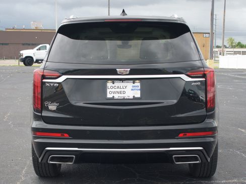Used 2021 Cadillac XT6 Premium Luxury FWD image 3