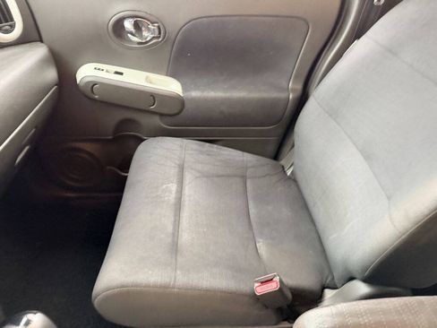 Used 2010 Nissan Cube 1.8 S w/ Interior Designer Pkg FWD image 12