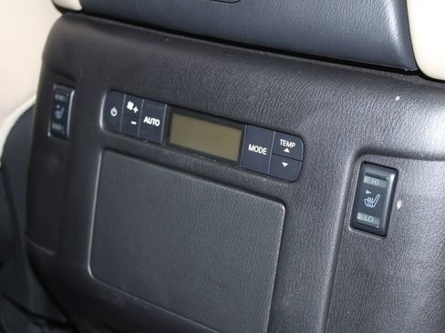 Used 2024 Nissan Armada Platinum w/ Captain's Chairs Package image 36