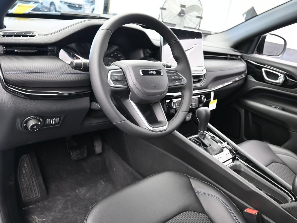 New 2026 Jeep Compass Latitude AWD/4WD image 12