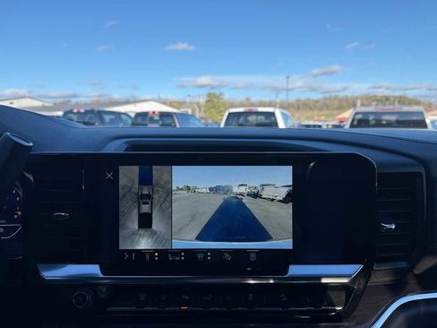 Used 2024 Chevrolet Silverado 2500 LTZ w/ LTZ Convenience Package image 38