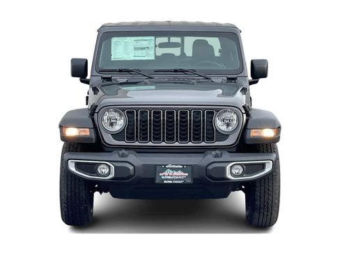 New 2025 Jeep Gladiator Sport image 3
