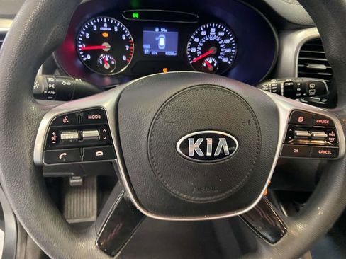 Used 2020 Kia Sorento FWD V6 image 19
