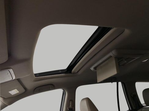 Used 2017 Honda Pilot Touring image 31