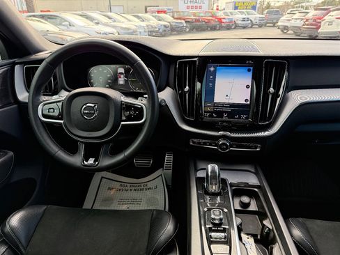 Used 2019 Volvo XC60 T8 R-Design w/ Advanced Package image 9