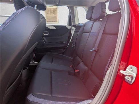 Certified 2025 MINI Cooper 4-Door Hardtop FWD image 18