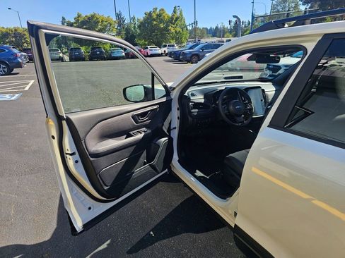 Used 2025 Subaru Forester Premium AWD/4WD image 18