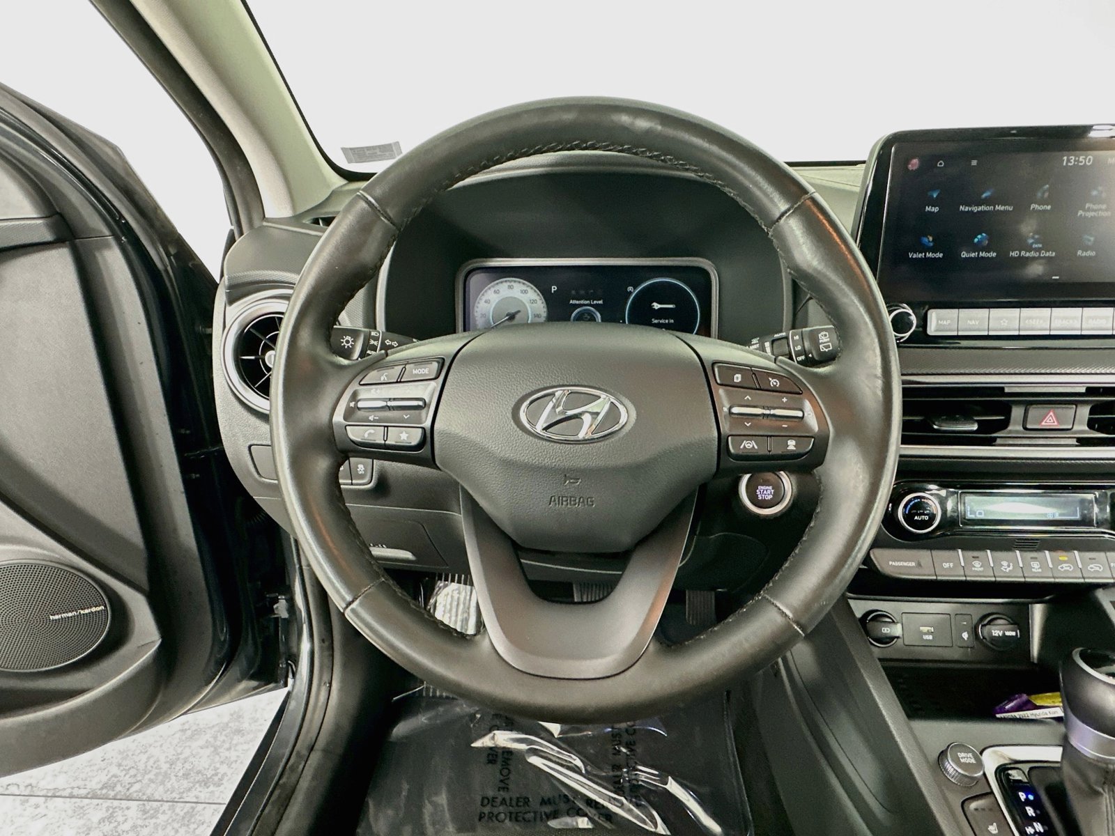 Certified 2022 Hyundai Kona Limited FWD image 14