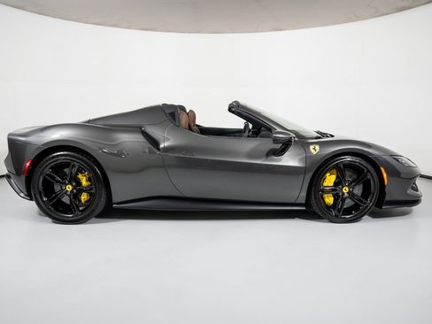 Used 2023 Ferrari 296 GTS RWD image 27