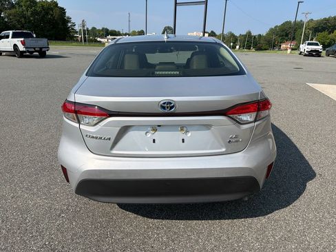 Used 2025 Toyota Corolla LE FWD image 8