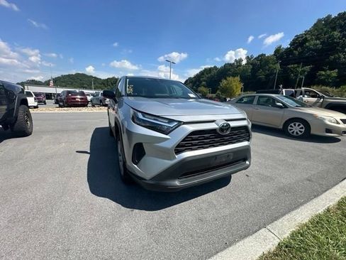 Used 2024 Toyota RAV4 LE FWD image 14