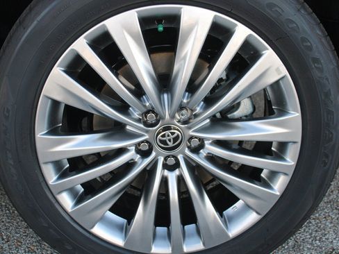 New 2026 Toyota Highlander Platinum image 23