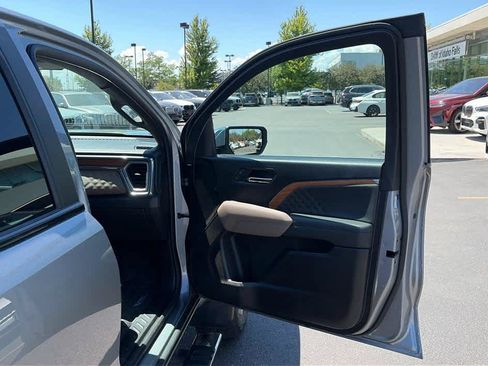 Used 2023 GMC Canyon Denali AWD/4WD image 28