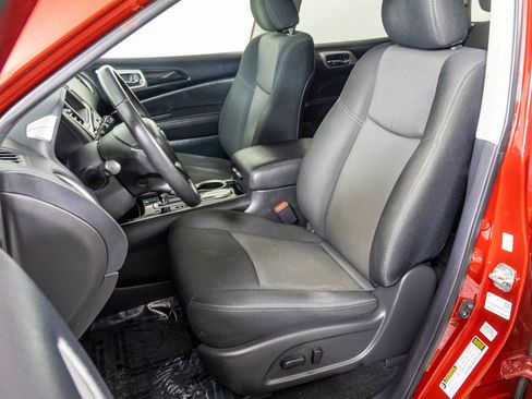 Used 2020 Nissan Pathfinder SV FWD image 19