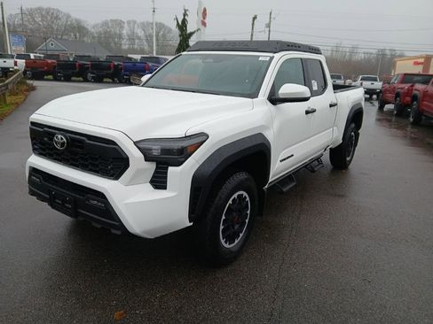 New 2025 Toyota Tacoma TRD Off-Road image 2