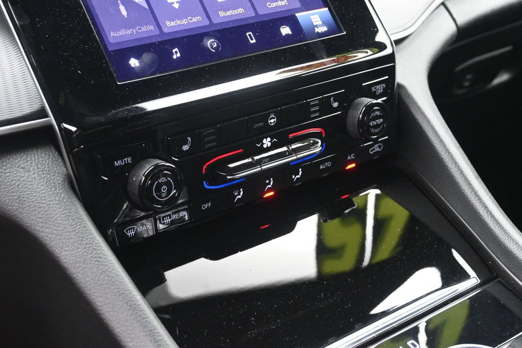 Used 2025 Jeep Grand Cherokee Altitude AWD/4WD image 18