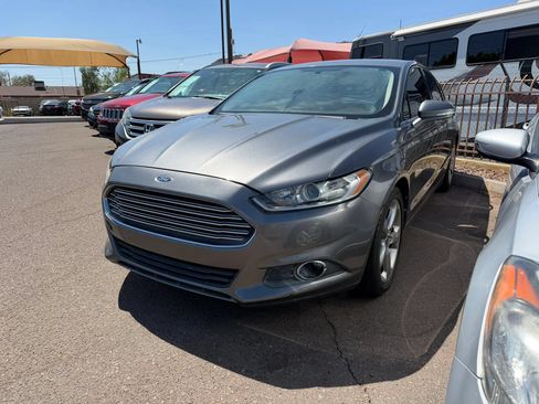 Used 2013 Ford Fusion SE FWD image 1