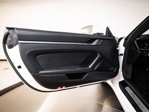 Certified 2023 Porsche 911 Carrera RWD image 23