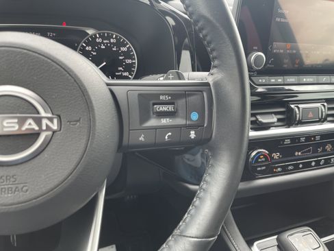 Used 2024 Nissan Pathfinder SV FWD image 19