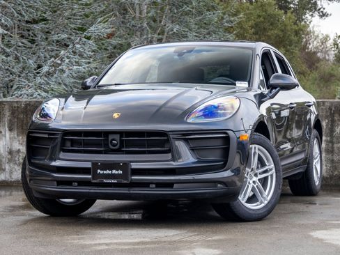 Certified 2025 Porsche Macan image 1