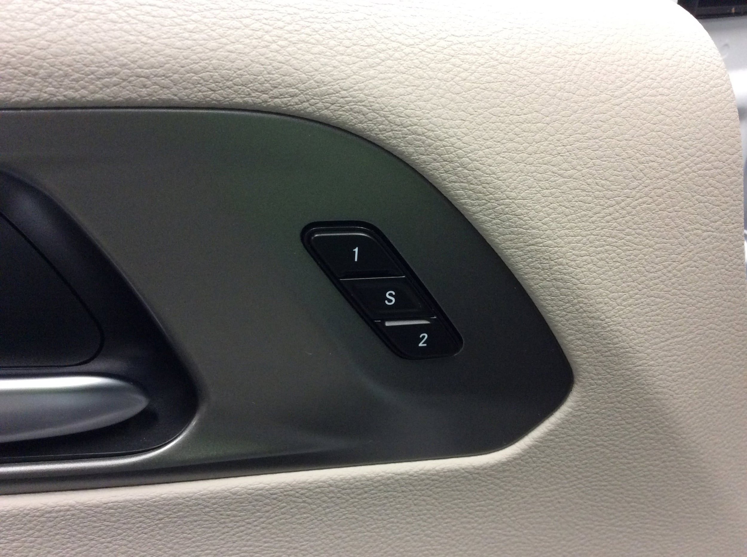 Used 2024 Chrysler Pacifica Touring-L AWD/4WD image 15