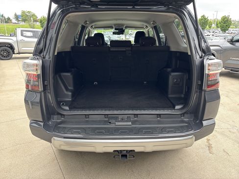 Used 2024 Toyota 4Runner TRD Off-Road AWD/4WD image 31