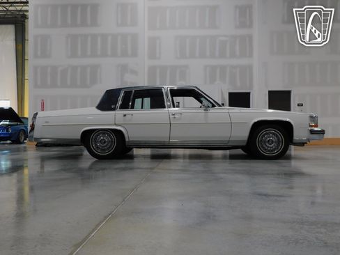 Used 1988 Cadillac Brougham image 32