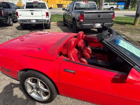 Used 1991 Chevrolet Corvette Convertible image 27