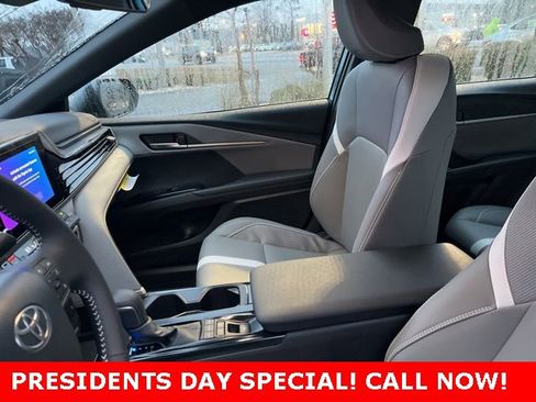 Used 2026 Toyota Camry SE image 10