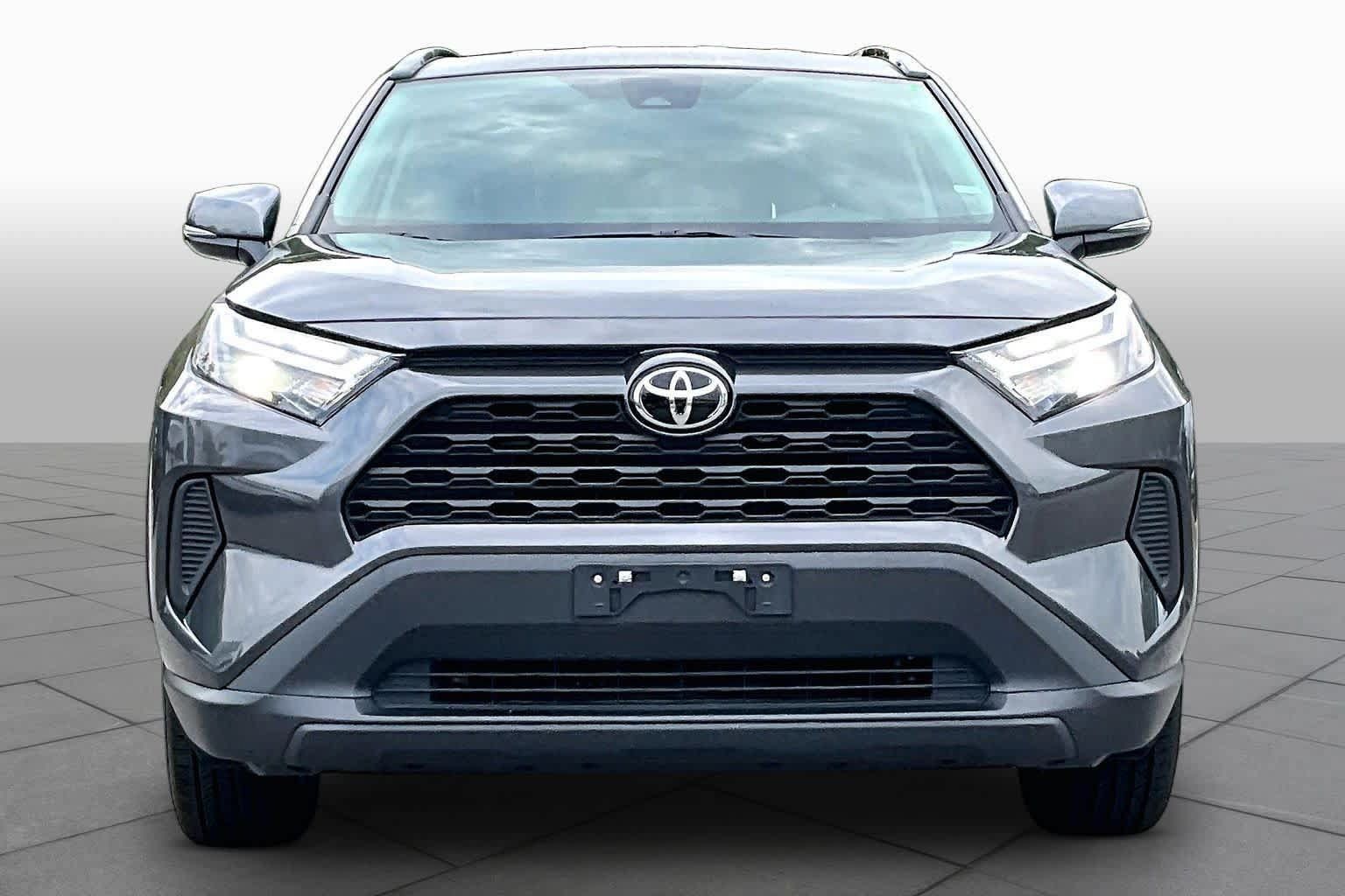 Used 2025 Toyota RAV4 XLE AWD/4WD image 3