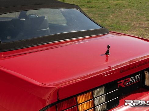 Used 1991 Chevrolet Camaro Z28 RWD image 40