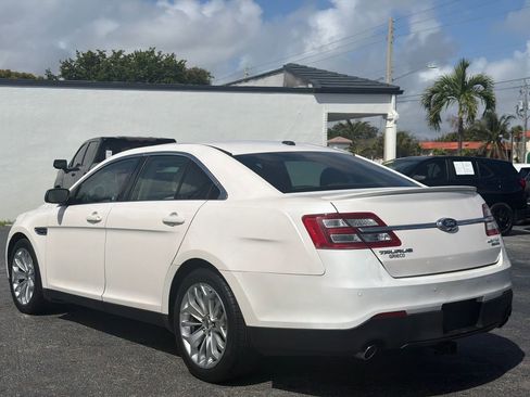 Used 2018 Ford Taurus Limited image 3