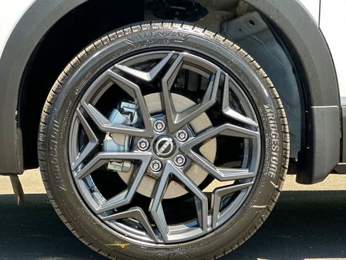 New 2026 Nissan Kicks SR w/ SR Premium Package AWD/4WD image 25