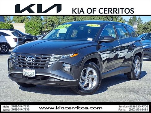 Used 2022 Hyundai Tucson SE image 1
