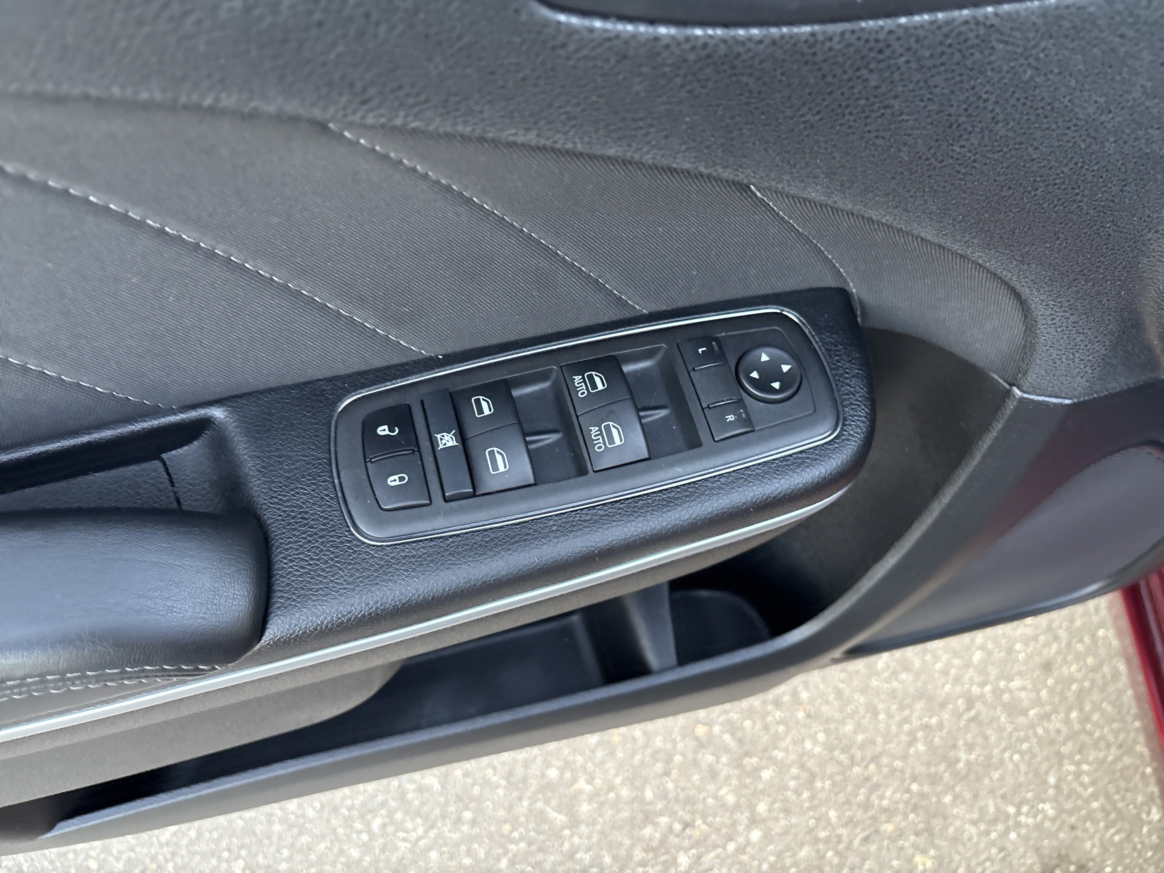 Used 2022 Dodge Charger SXT RWD image 16